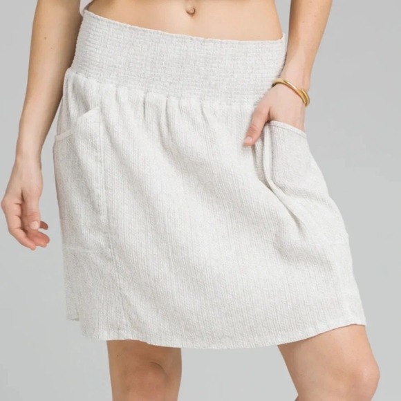 Prana Dresses & Skirts - Prana Sugar Pine Skirt Pockets Smocked Waist Womens XL White Taupe